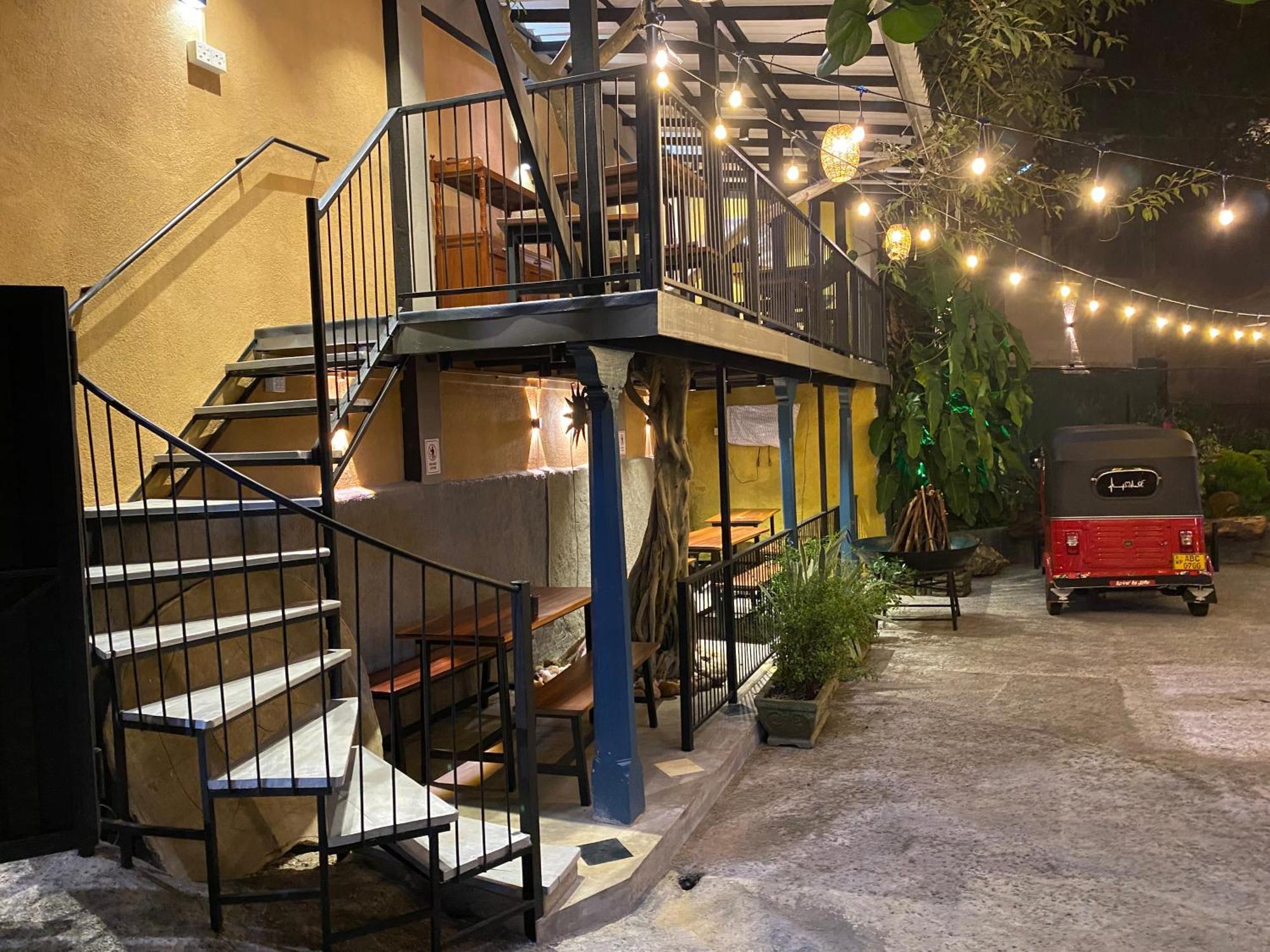 Settle Inn Tourist Lodge Kandy Bagian luar foto