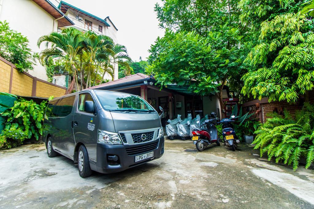 Settle Inn Tourist Lodge Kandy Bagian luar foto