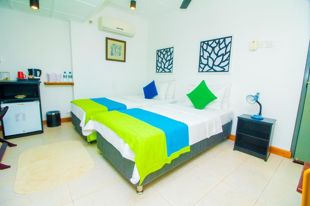 Settle Inn Tourist Lodge Kandy Bagian luar foto