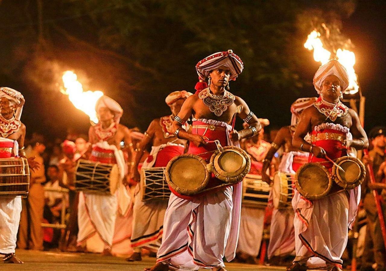 Settle Inn Tourist Lodge Kandy Bagian luar foto